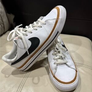 Nike Court Legacy youth-very good condition